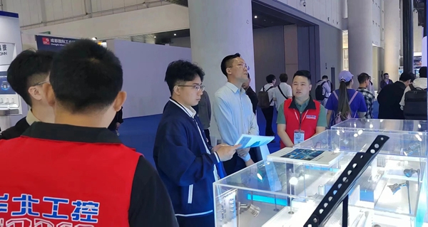 華北工控成都工博會(huì).jpg 華北工控成都工博會(huì).jpg